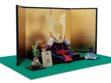 15号紅梅色糸縅兜飾り