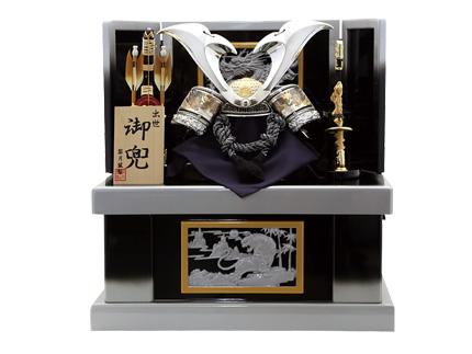 兜12号木彫龍虎収納飾り